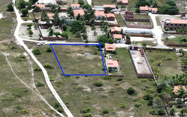 Imagem 1 de Terreno grande com 2.375,24m² no Preá